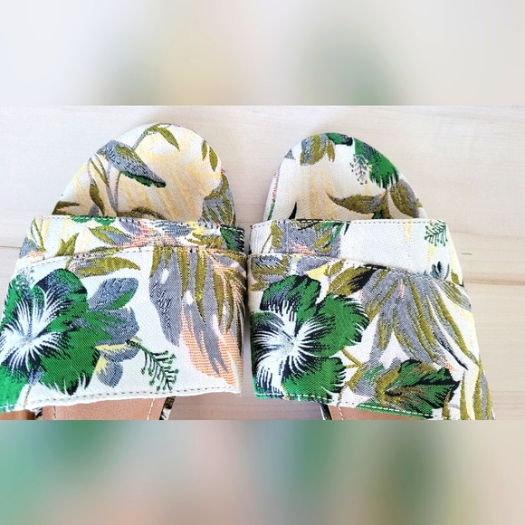 Chelsea Girl Slides/Mules/Sandals Floral/ Tropical pattern embroidered - Size 7 - Picture 3 of 8